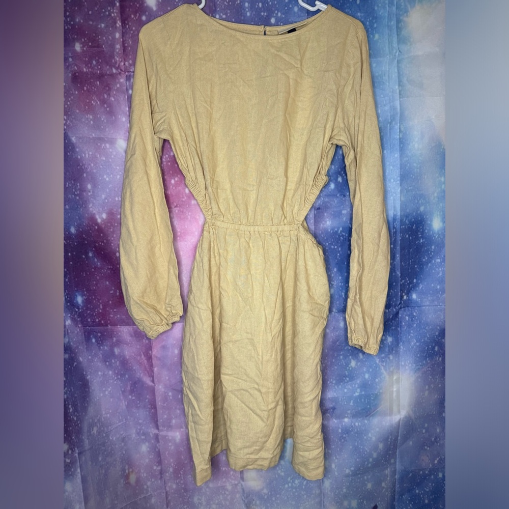 New universal thread cutout dress 🛍